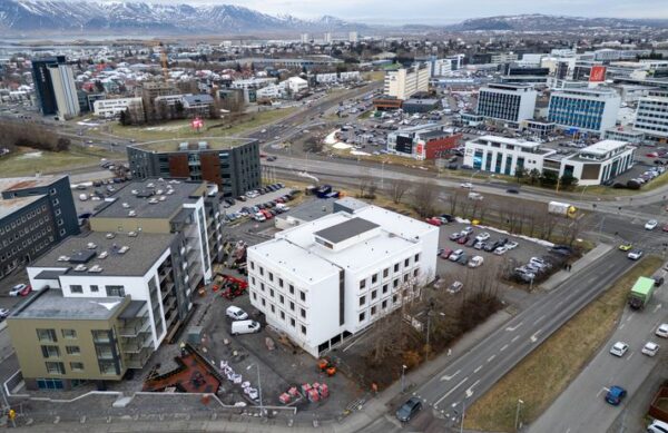 3D8EBE9428F6A547FFD6CB578F832FDB69EF63461CAAF330290D6F56C9ACF870_713x0 Valhöll was built in 1975 and has always housed the Independence Party.Indicator/William